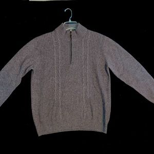 Brand: Raffi
Clothing Type: Long sleeves quarter zip up sweater